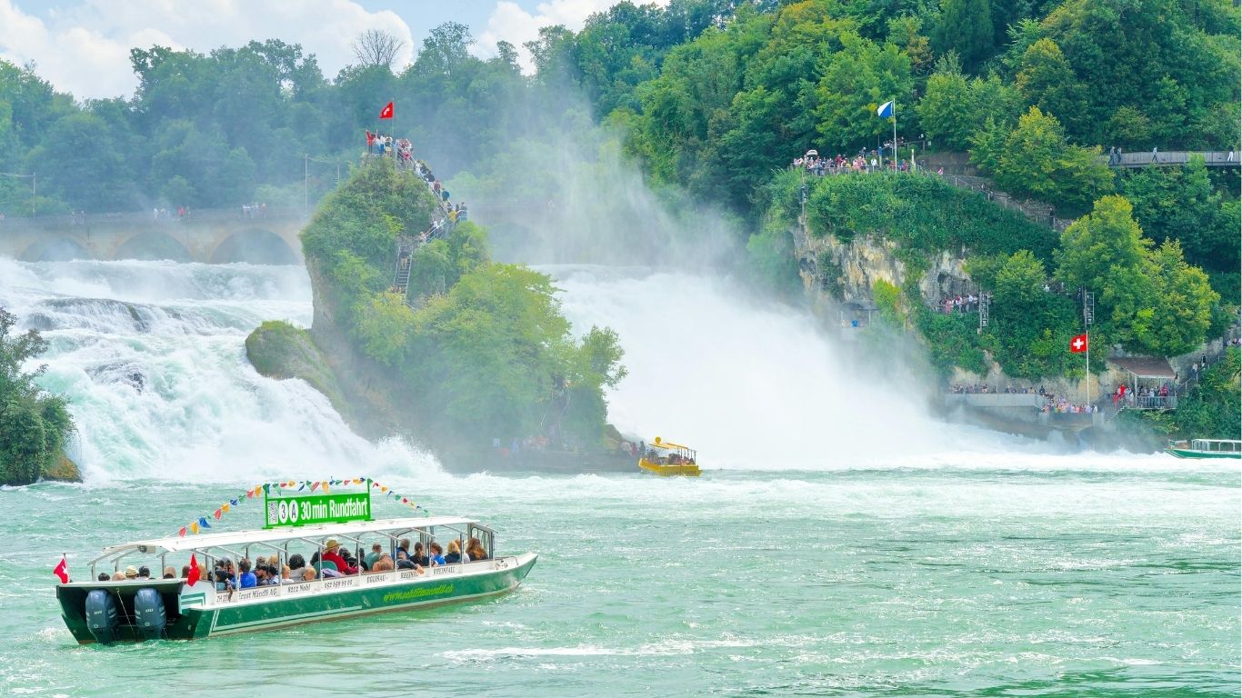 Stunning Turquoise Waters of Lake Brienz with Majestic Swiss Alps Background